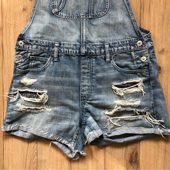 Women’s American Eagle Tomgirl denim shortall size M - Picture 3 of 12